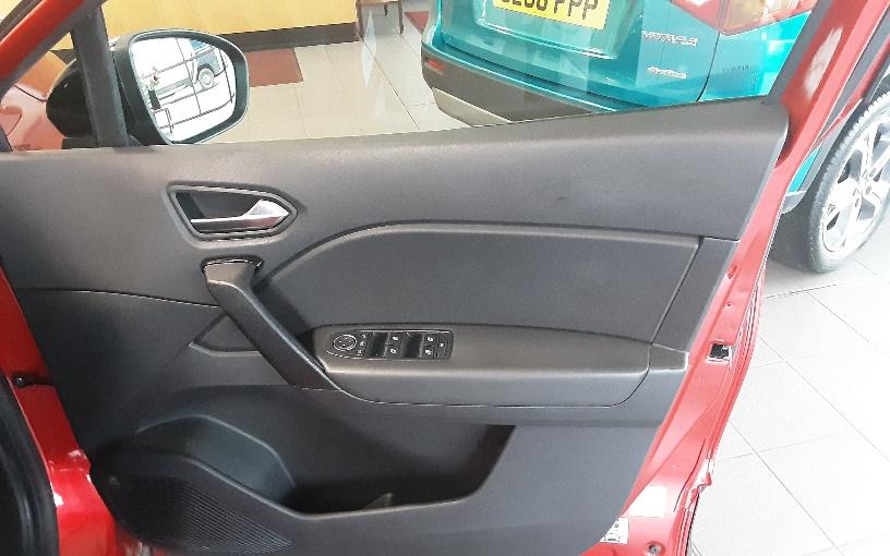 Renault Sorry Sold Captur Red/Black Edition